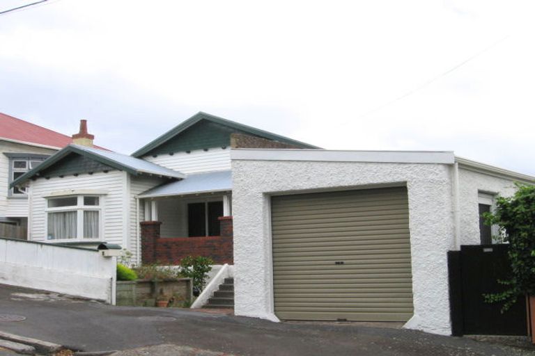 Photo of property in 1 Dover Street, Island Bay, Wellington, 6023