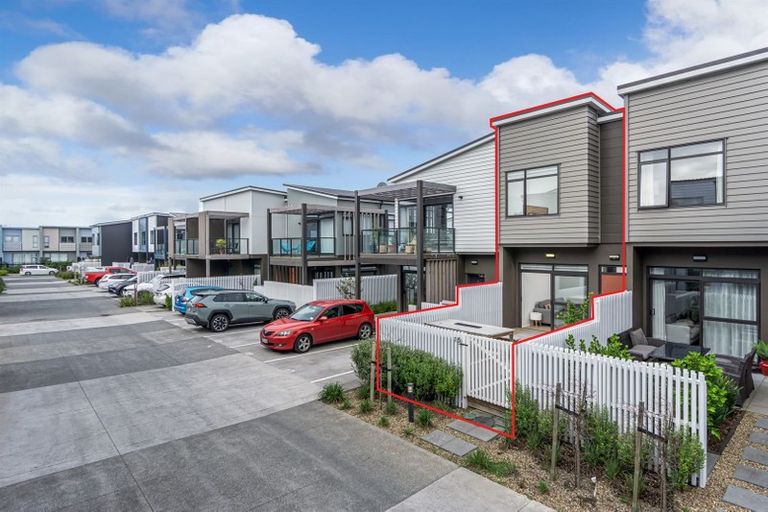 Photo of property in 15 Tuatua Road, Hobsonville, Auckland, 0616