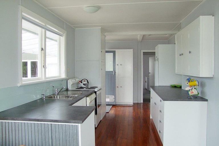 Photo of property in 24 Leman Street, Milton, 9220