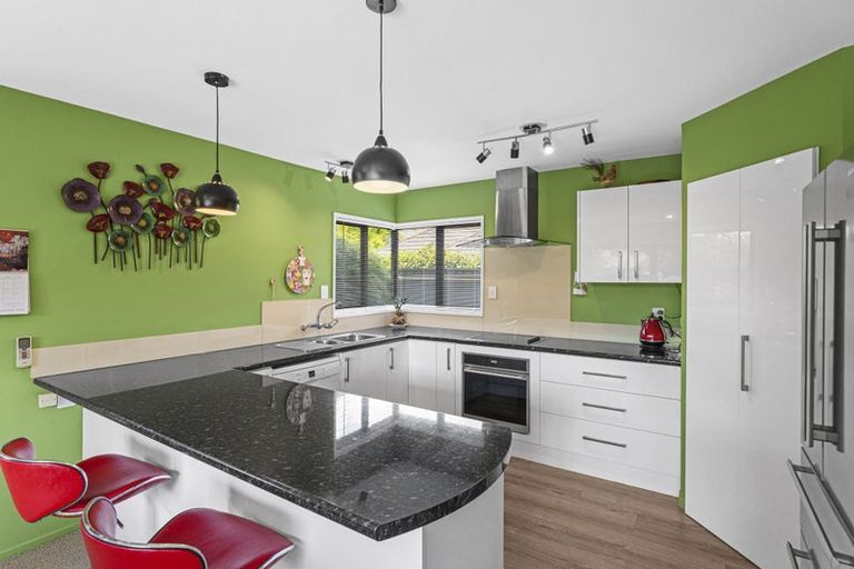 Photo of property in 10 Swithland Place, Avonhead, Christchurch, 8042