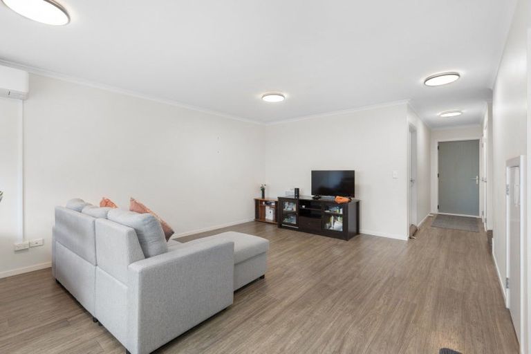 Photo of property in 77 Chiefs Court, Hamilton East, Hamilton, 3216