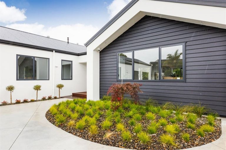 Photo of property in 92 Jickell Street, Hokowhitu, Palmerston North, 4410