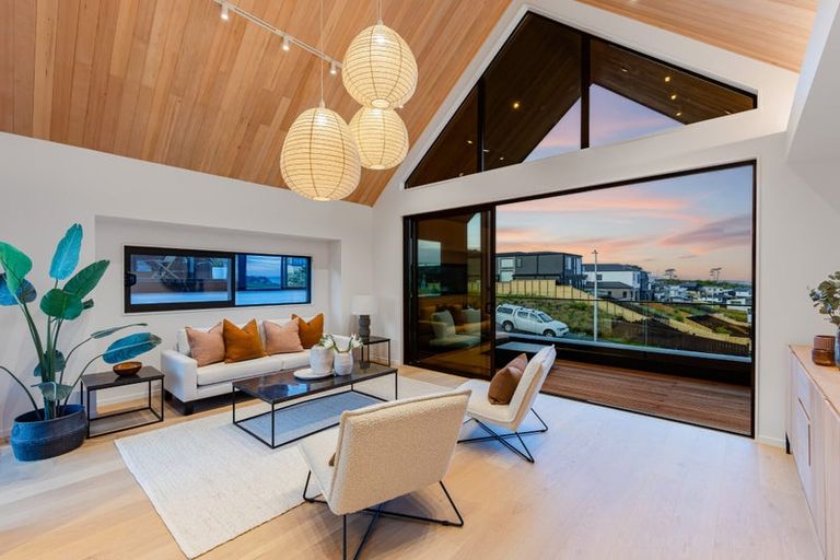 Photo of property in 53 Kumukumu Road, Long Bay, Auckland, 0630