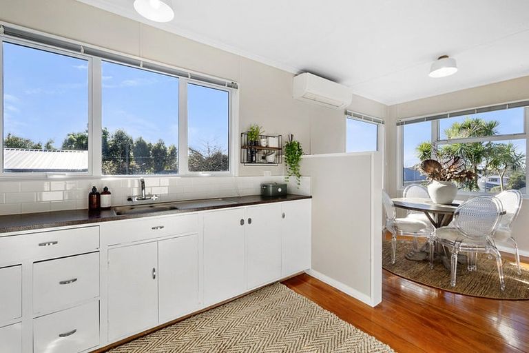 Photo of property in 88 Govett Avenue, Frankleigh Park, New Plymouth, 4310