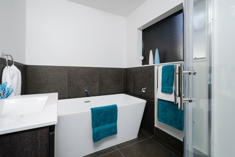 Photo of property in 14 Lesa Annis Place, Henderson, Auckland, 0612