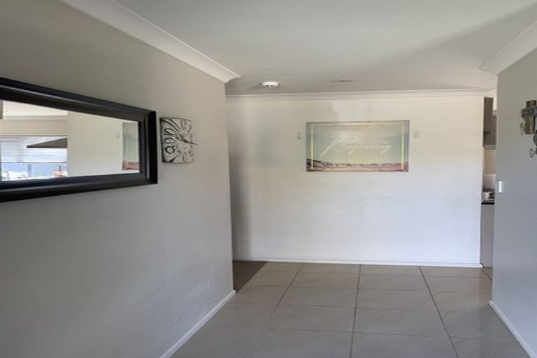 Photo of property in 28 Donegal Park Drive, Flat Bush, Auckland, 2019