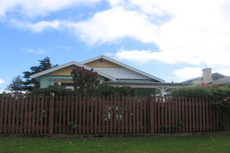 Photo of property in 18 Waitui Crescent, Waiwhetu, Lower Hutt, 5010