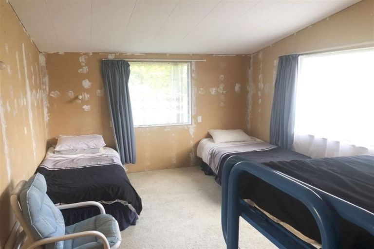 Photo of property in 16 Cathedral Drive, Manapouri, 9679