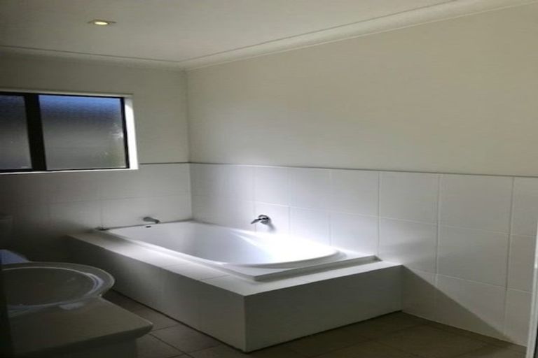 Photo of property in 68 Shelter Drive, Greenhithe, Auckland, 0632