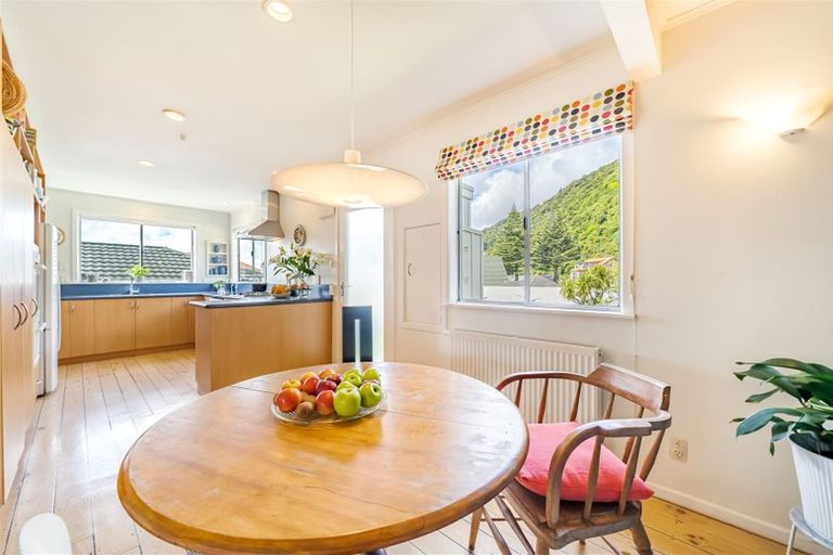 Photo of property in 93 Oroua Street, Eastbourne, Lower Hutt, 5013