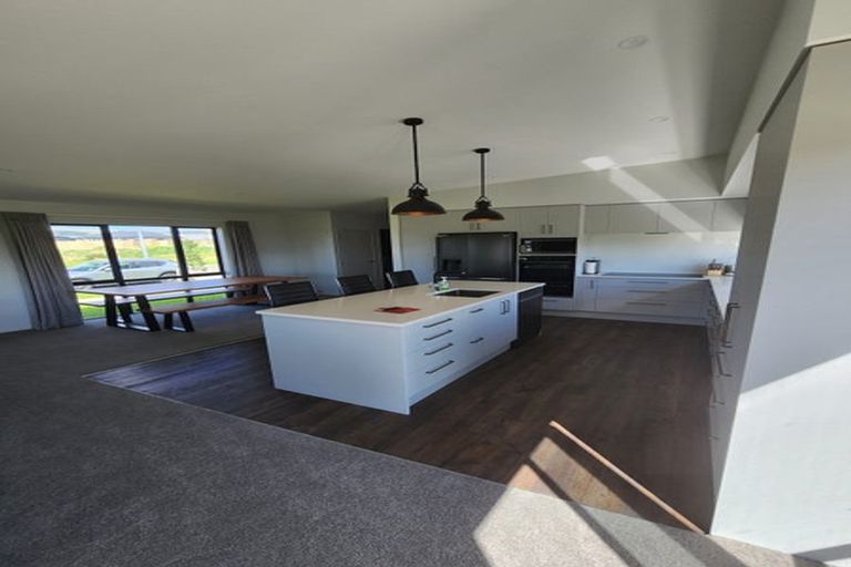 Photo of property in 49 Johnstone Drive, Fitzherbert, Palmerston North, 4410
