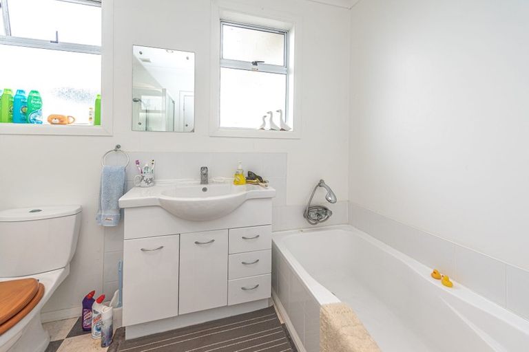 Photo of property in 22 Egmont Street, Castlecliff, Whanganui, 4501