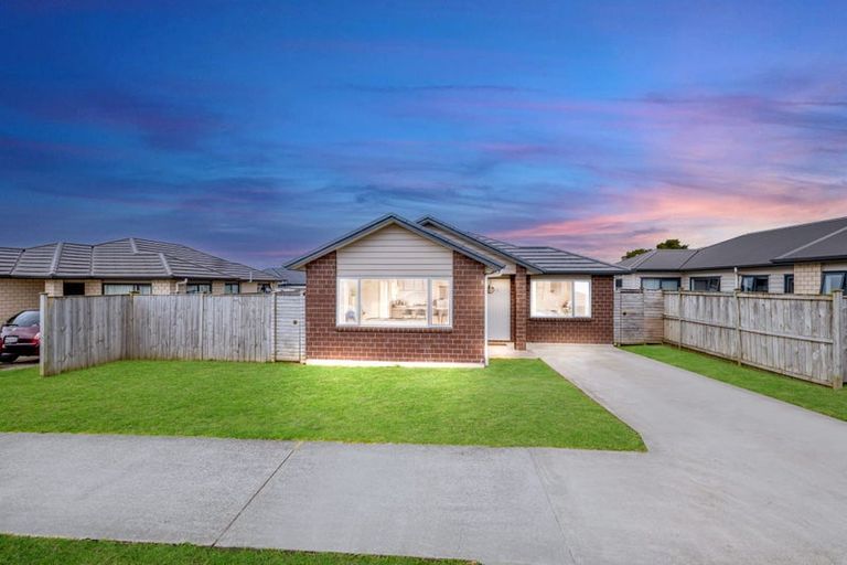 Photo of property in 28 Rainsford Road, Pukekohe, 2120