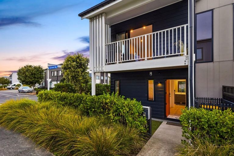 Photo of property in 20 Pukewhero Rise, Westgate, Auckland, 0614