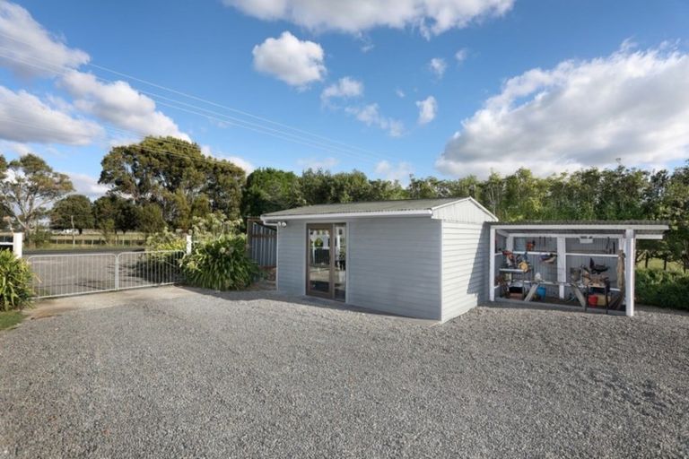 Photo of property in 146 Parewanui Road, Bulls, 4894