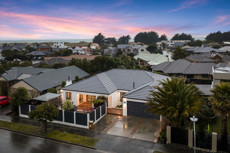 Photo of property in 3 Cordyline Place, Waimairi Beach, Christchurch, 8083