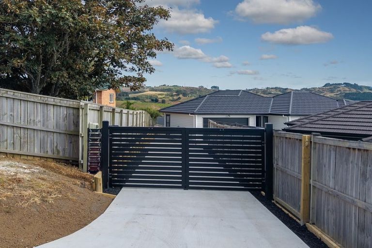 Photo of property in 12 Noble Lane, Pokeno, 2402
