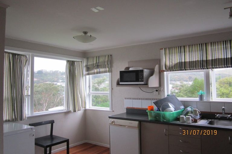 Photo of property in 17 Beauzami Crescent, Ascot Park, Porirua, 5024