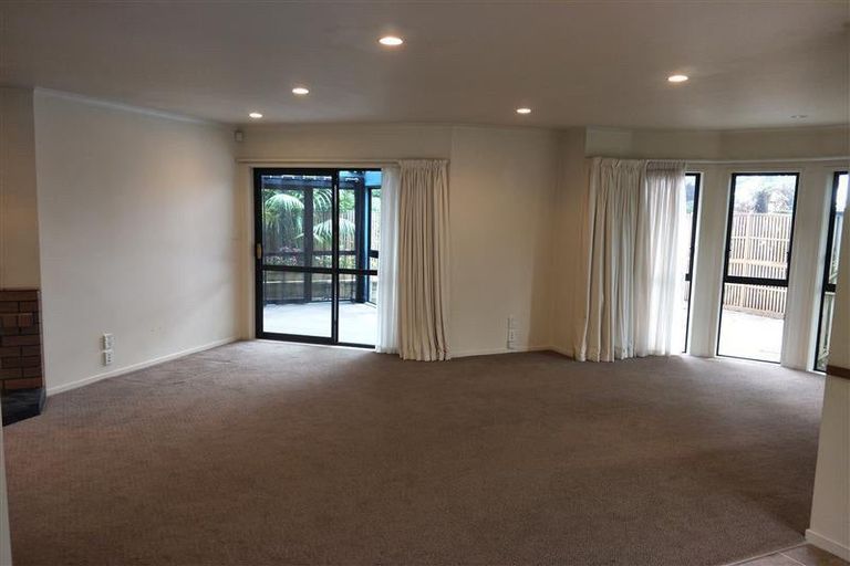 Photo of property in 70 Belt Road, New Plymouth, 4310