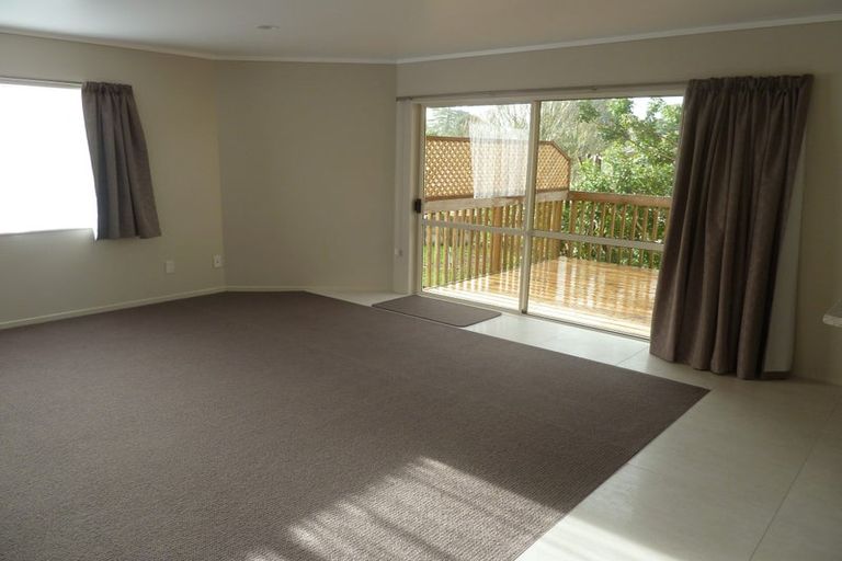 Photo of property in 68a Awaroa Road, Sunnyvale, Auckland, 0612
