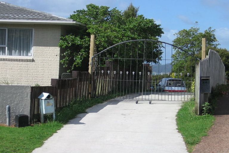 Photo of property in 56 Allington Road, Massey, Auckland, 0614