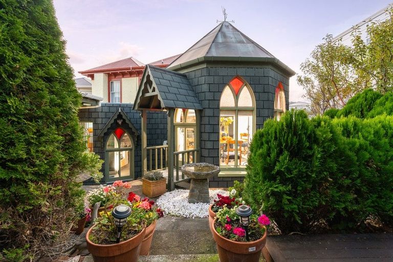 Photo of property in 30 Roxburgh Street, Mount Victoria, Wellington, 6011