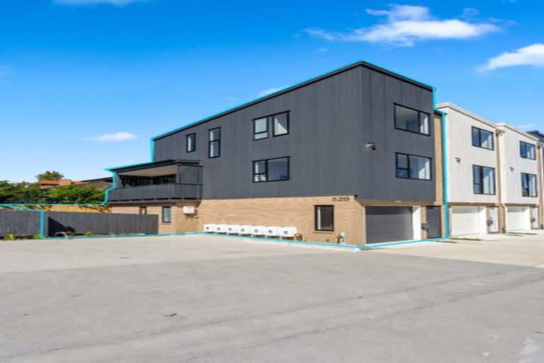 Photo of property in 9 Rosedale Road, Pinehill, Auckland, 0632