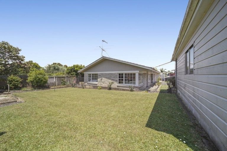 Photo of property in 2/52 Galsworthy Place, Bucklands Beach, Auckland, 2014