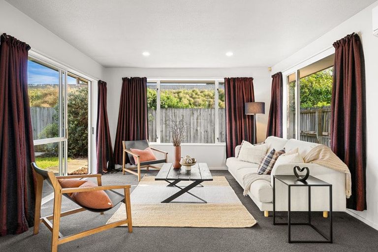 Photo of property in 2/17 Cardigan Bay Place, Addington, Christchurch, 8024