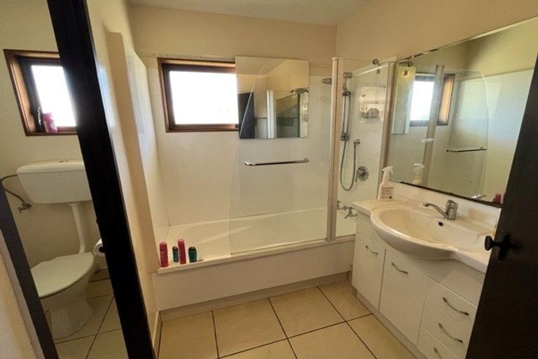 Photo of property in 9 Tromie Place, Highland Park, Auckland, 2010