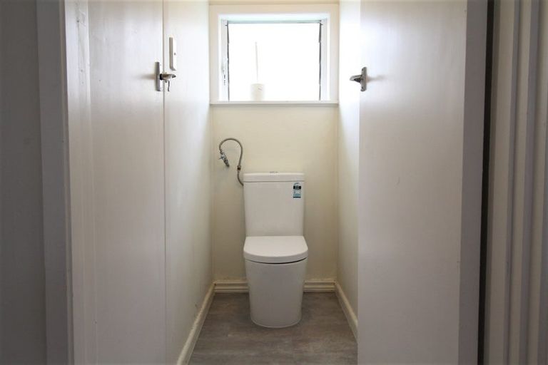 Photo of property in 519a East Coast Road, Murrays Bay, Auckland, 0630