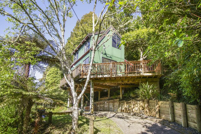 Photo of property in 181 Woodlands Park Road, Titirangi, Auckland, 0604