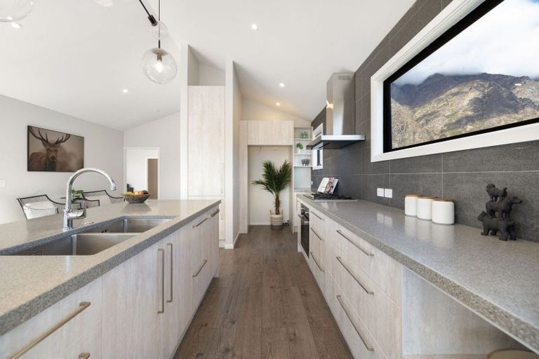 Photo of property in 19 Glenfiddich Road, Jacks Point, Queenstown, 9371