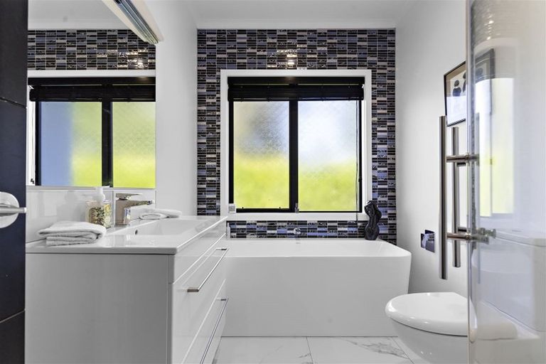 Photo of property in 61 Wood Street, Greytown, 5712