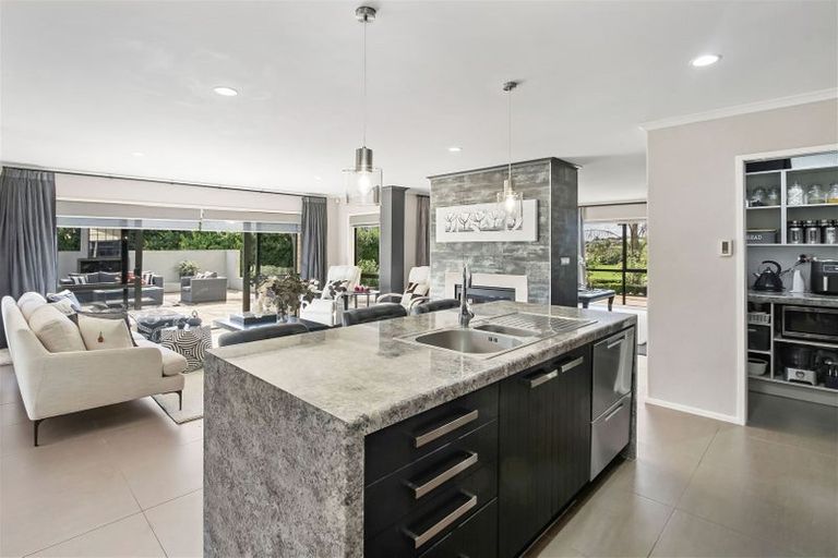 Photo of property in 8 Millbrook Drive, Waiuku, 2683