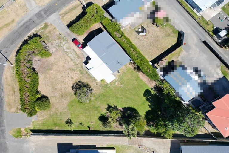 Photo of property in 19 Chaffey Street, Foxton Beach, Foxton, 4815