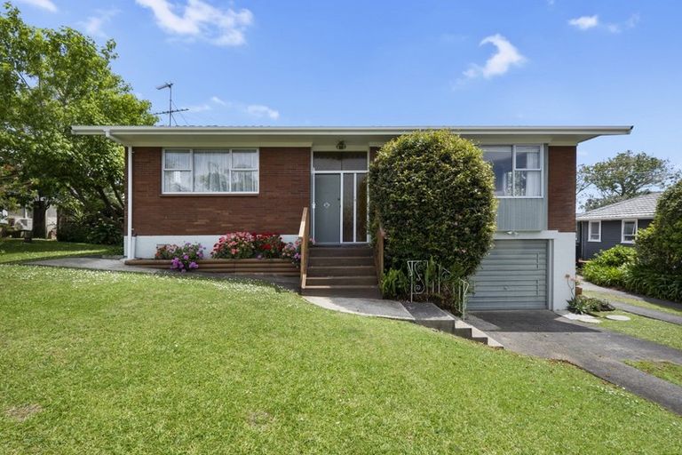 Photo of property in 1/6 Reydon Place, Cockle Bay, Auckland, 2014