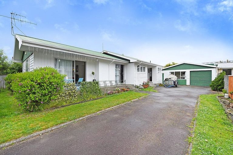 Photo of property in 5 Denver Grove, Totara Park, Upper Hutt, 5018