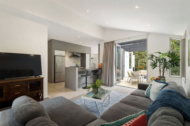 Photo of property in 3/44 Aberdeen Road, Campbells Bay, Auckland, 0620