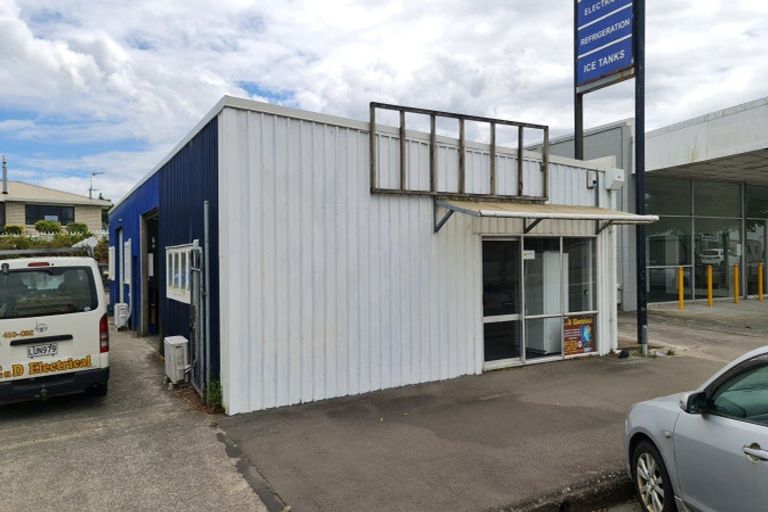 Photo of property in 379 Broadway, Stratford, 4332