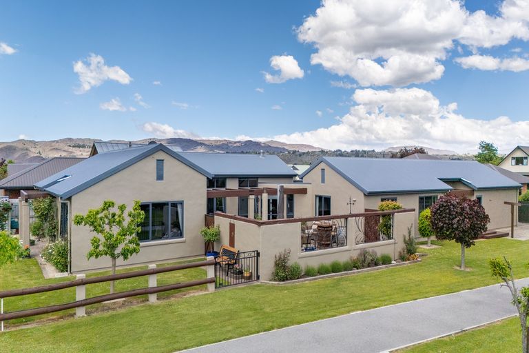 Photo of property in 5 Spruce Close, Alexandra, 9320