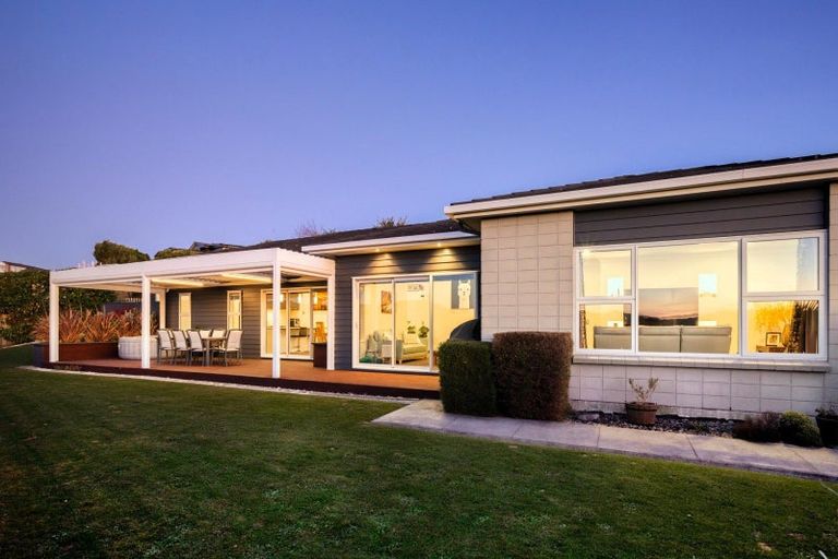 Photo of property in 53 Endeavour Drive, Whitby, Porirua, 5024