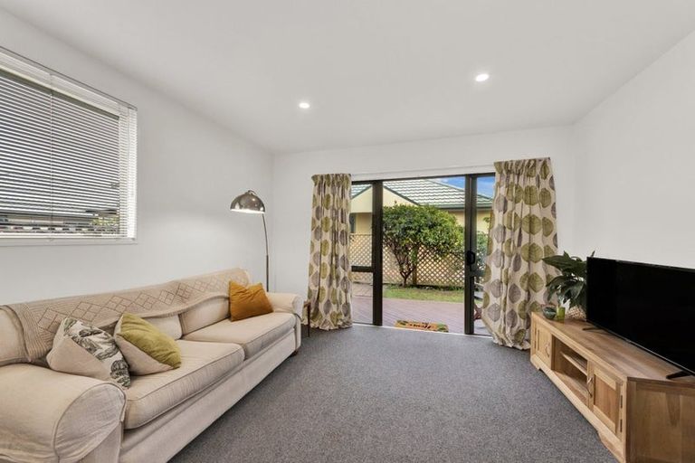 Photo of property in 9/90 Hawke Street, New Brighton, Christchurch, 8083