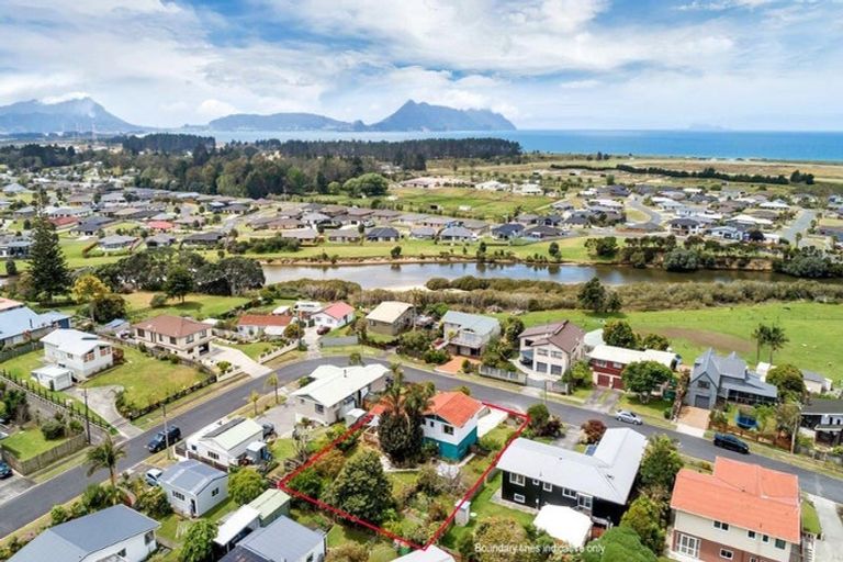 Photo of property in 12 Seaview Road, Ruakaka, 0116