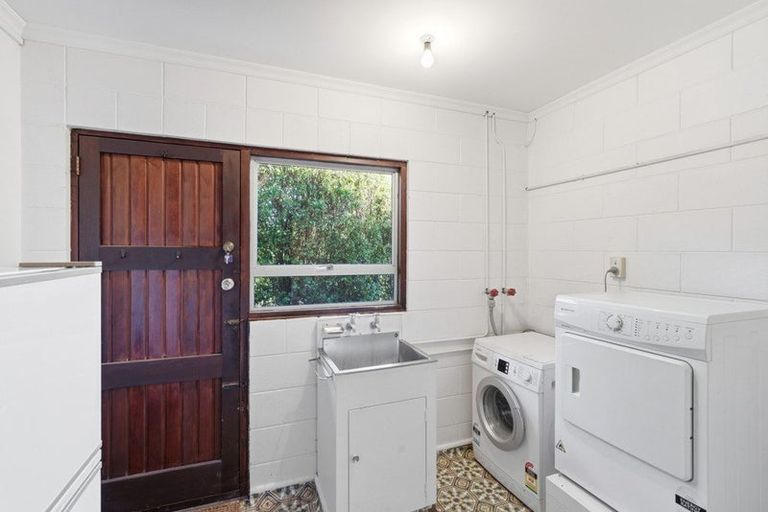 Photo of property in 365 Centaurus Road, Hillsborough, Christchurch, 8022