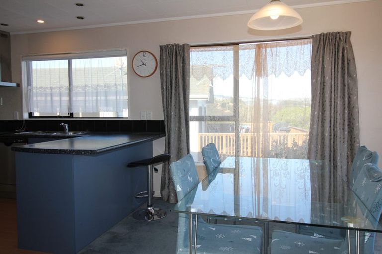 Photo of property in 48 Mercury Way, Whitby, Porirua, 5024