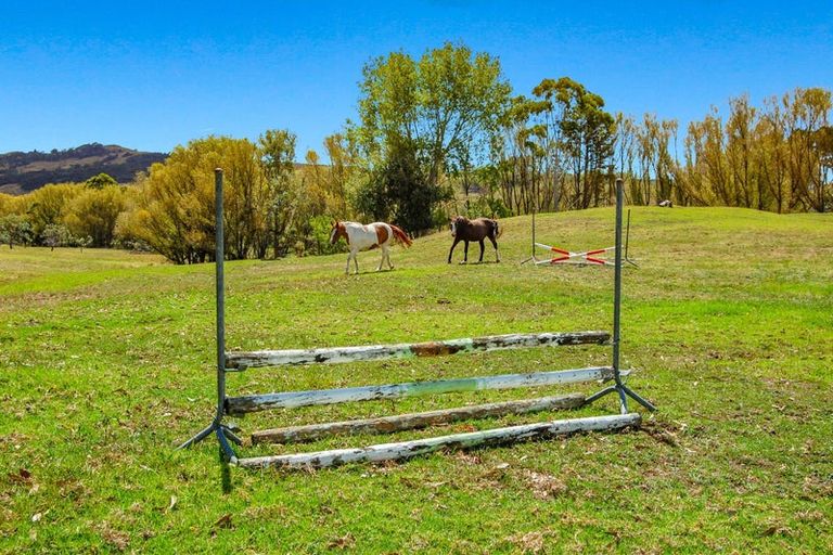 Photo of property in 1180 Oneriri Road, Kaiwaka, 0573