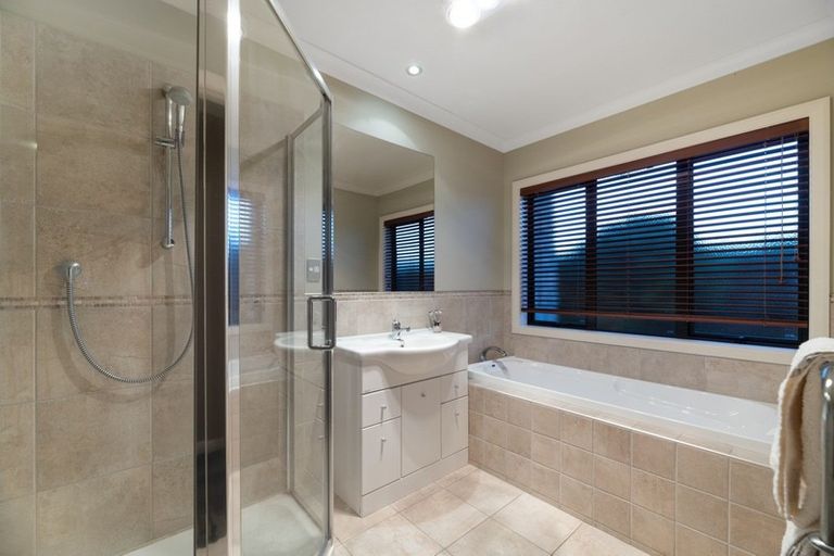 Photo of property in 2 Eyres Place, Ohauiti, Tauranga, 3112