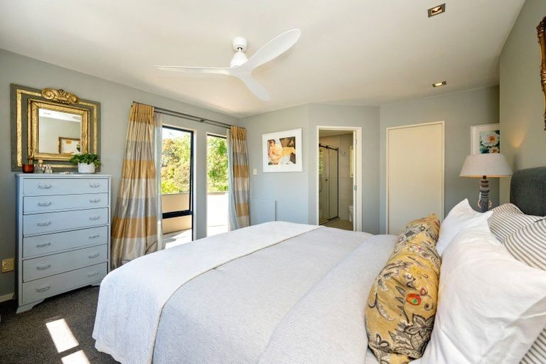 Photo of property in 11 Woodford Heights, Havelock North, 4130