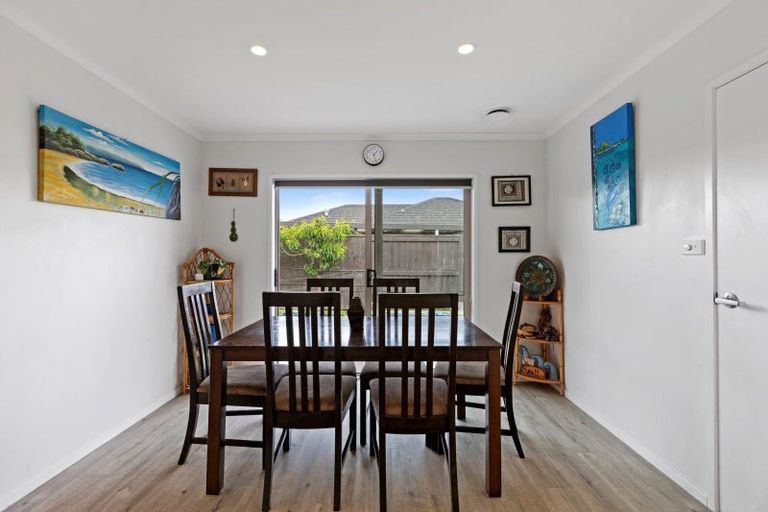 Photo of property in 14 Ponga Place, Papamoa Beach, Papamoa, 3118